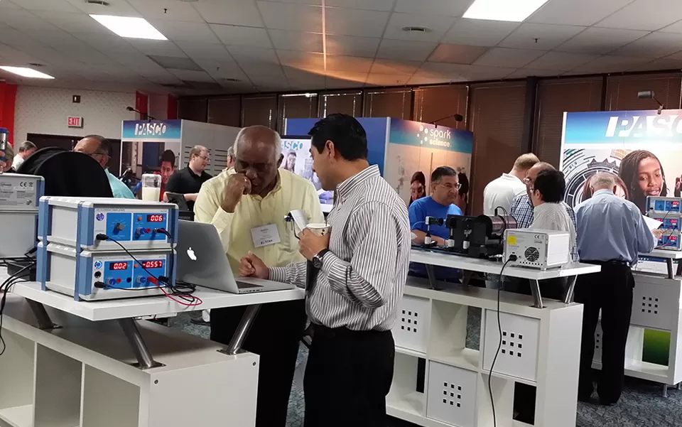 Brolight – Pioneering Photonics and Science Education